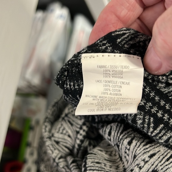 O’Neill Black & White Print Racerback V-Neck Drawstring Waist Shortalls Medium - Picture 10 of 10